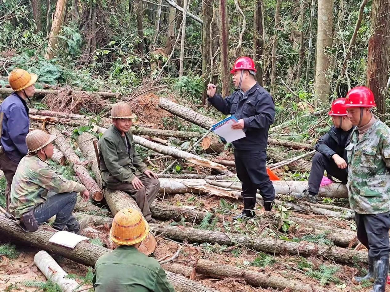提高安全生產(chǎn)意識(shí)推動(dòng)安全生產(chǎn)發(fā)展 ——金森公司開展安全生產(chǎn)大檢查